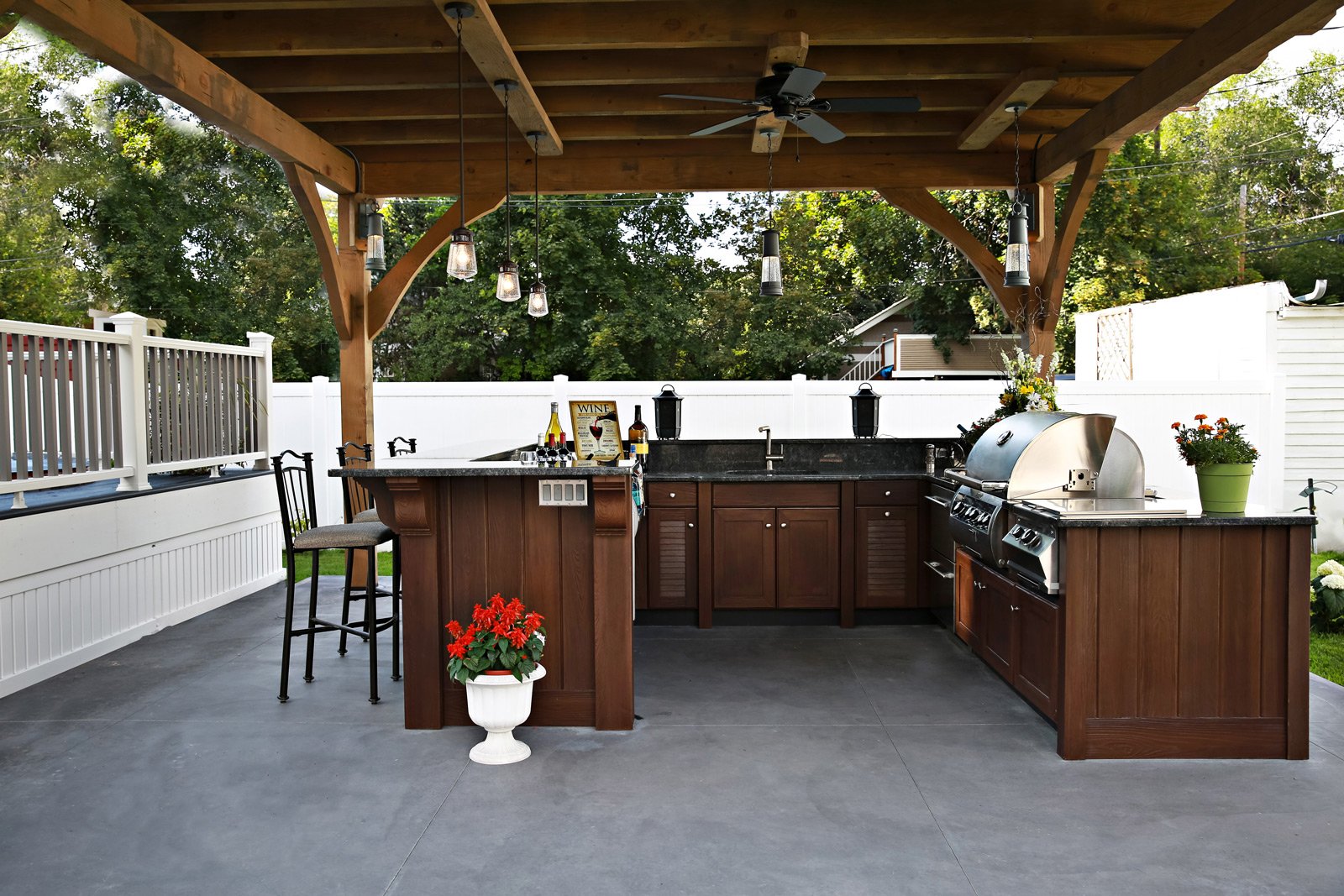 never-go-inside-again-naturekast-outdoor-kitchens